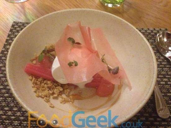 Sweet cheese with rhubarb, toasted oats, mulled cider 